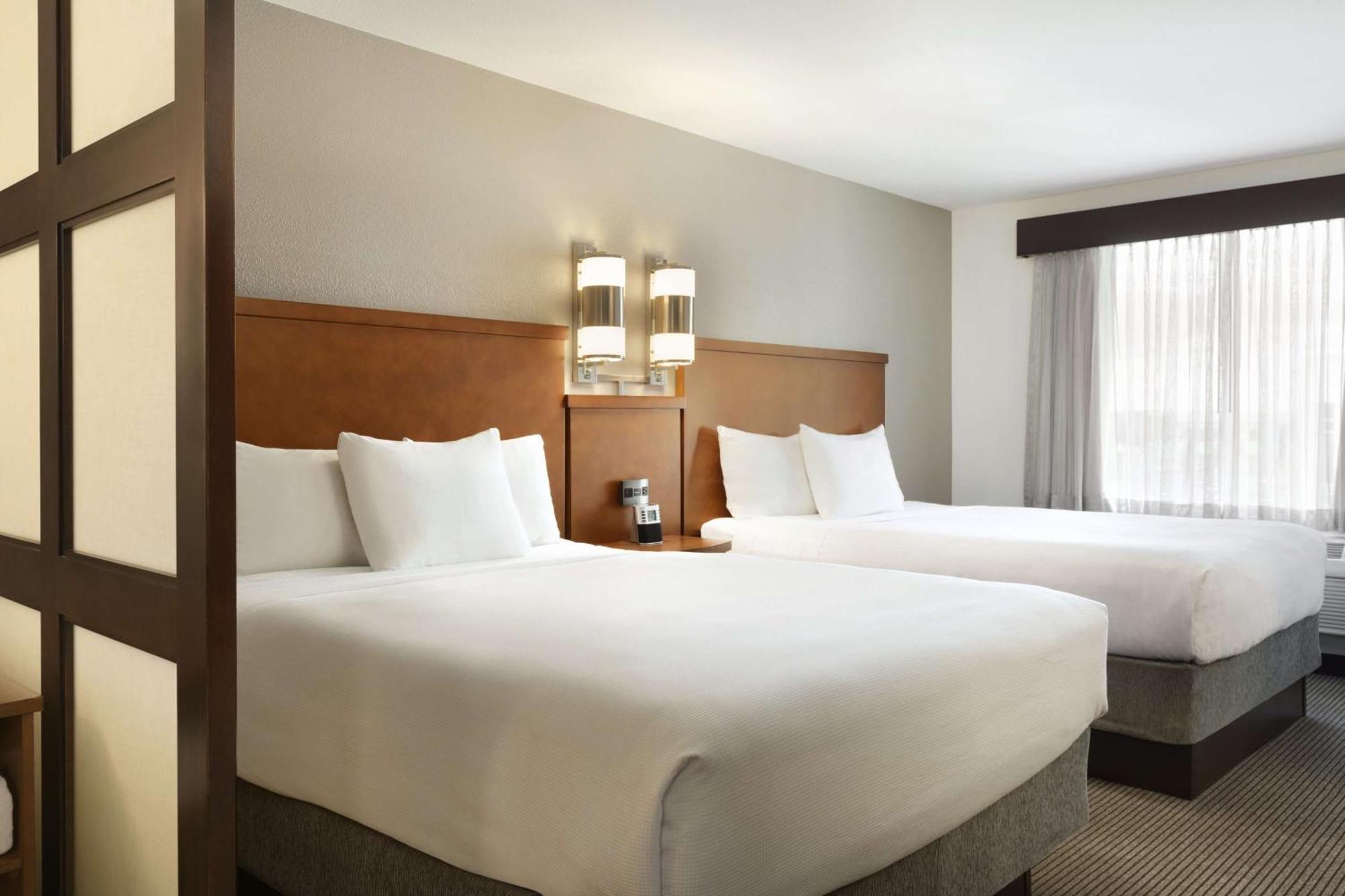 Queen Room with Two Queen Beds and Sofa Bed,1210548226:JPEG
